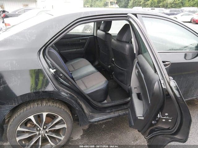 2017 TOYOTA COROLLA SE 8