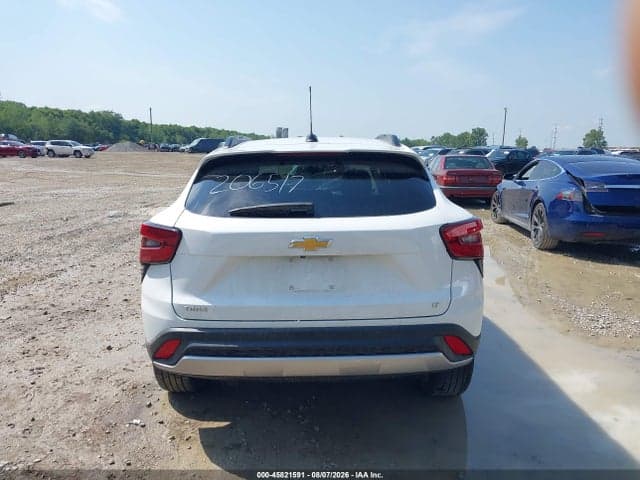 2025 CHEVROLET TRAX FWD LT 17