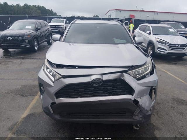 2019 TOYOTA RAV4 XLE 12