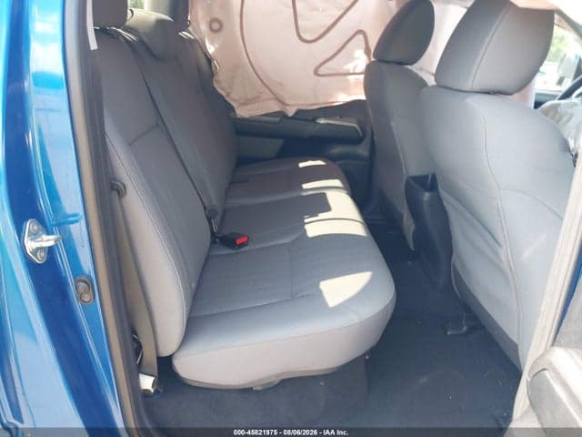 2018 TOYOTA TACOMA SR5 V6 8