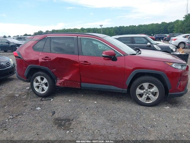 2021 TOYOTA RAV4 XLE 12