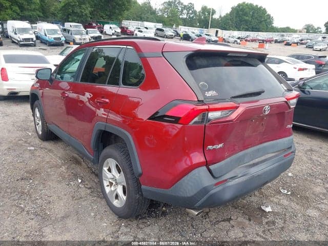 2021 TOYOTA RAV4 XLE 3