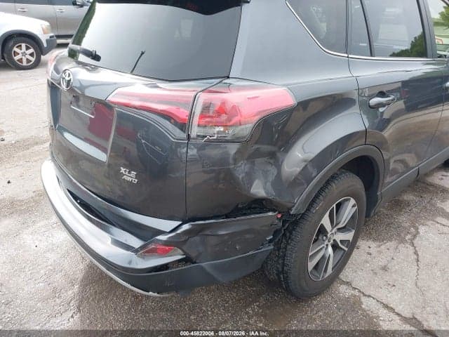 2017 TOYOTA RAV4 XLE 17