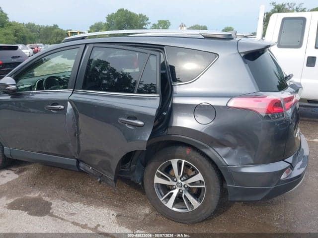 2017 TOYOTA RAV4 XLE 6