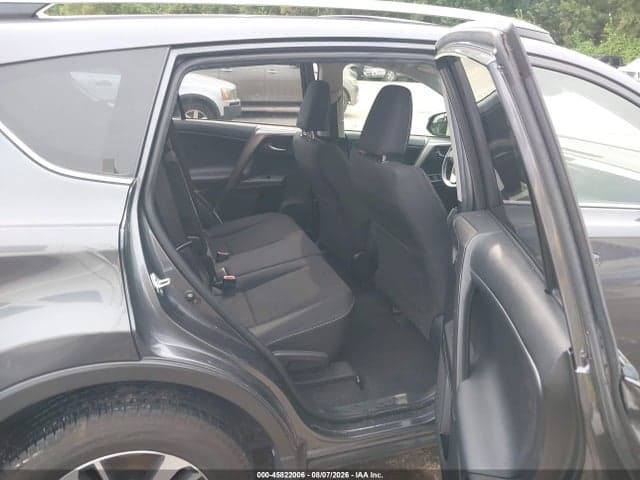 2017 TOYOTA RAV4 XLE 8