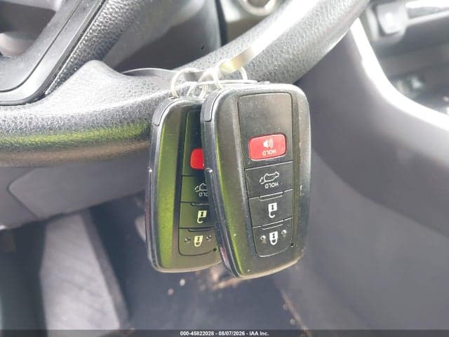 2021 TOYOTA RAV4 XLE 11