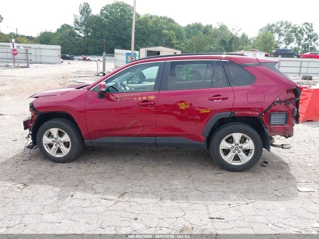 2021 TOYOTA RAV4 XLE 14