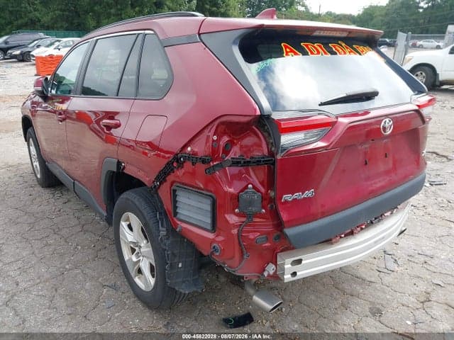 2021 TOYOTA RAV4 XLE 18