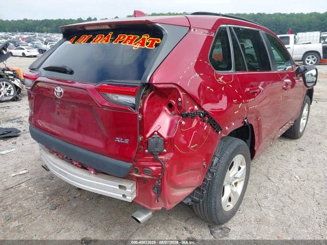 2021 TOYOTA RAV4 XLE 19