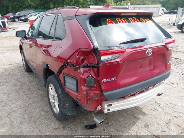 2021 TOYOTA RAV4 XLE 3