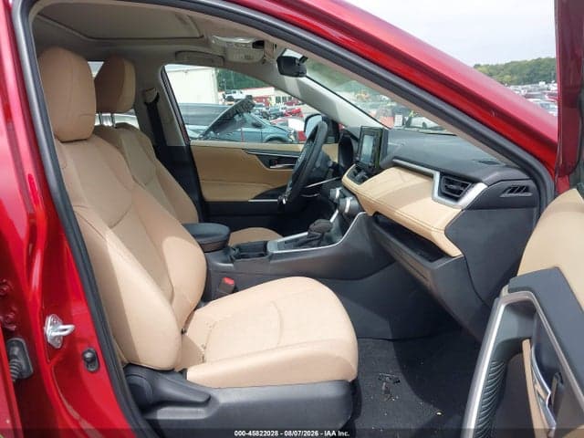 2021 TOYOTA RAV4 XLE 5
