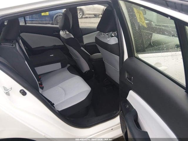 2017 TOYOTA PRIUS THREE 8