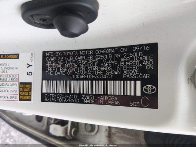 2017 TOYOTA PRIUS THREE 9