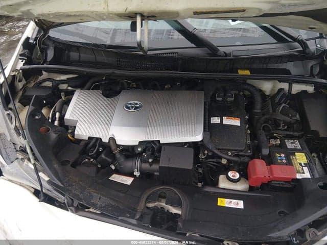 2017 TOYOTA PRIUS THREE 10