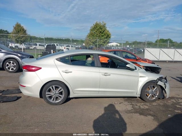 2017 HYUNDAI ELANTRA SE 12
