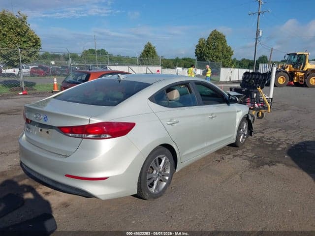 2017 HYUNDAI ELANTRA SE 4
