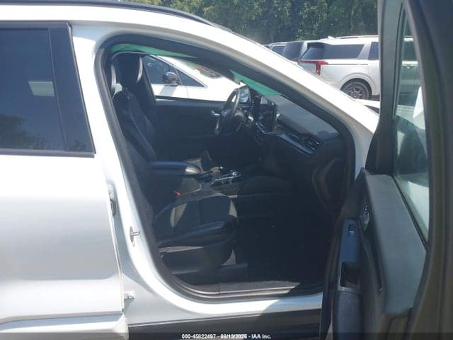 2023 FORD ESCAPE ST-LINE 5