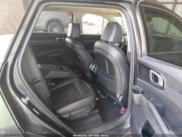 2024 KIA SORENTO S 8