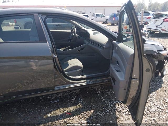 2024 HYUNDAI ELANTRA SEL 5