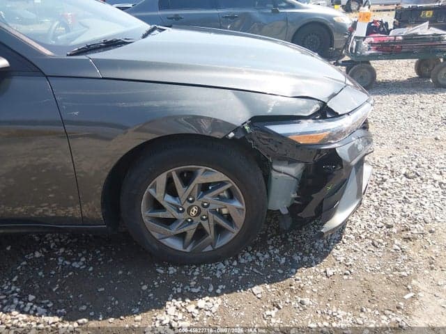 2024 HYUNDAI ELANTRA SEL 6