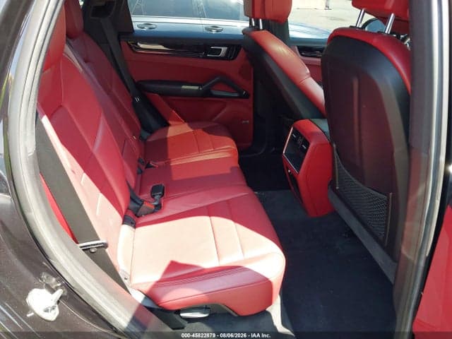 2019 PORSCHE CAYENNE S 8