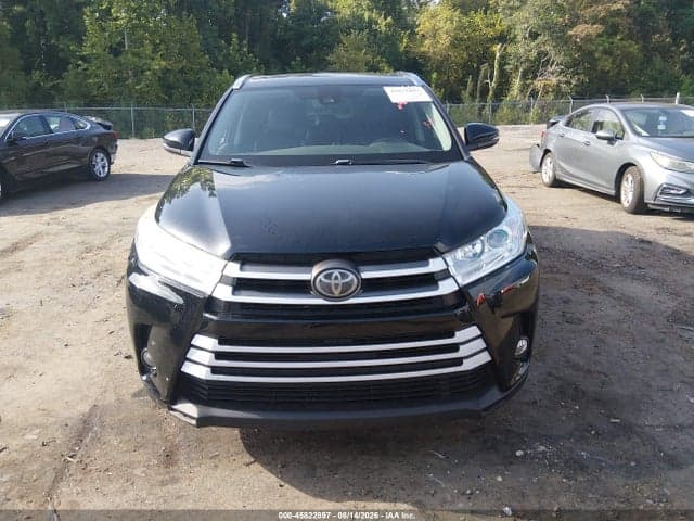 2017 TOYOTA HIGHLANDER XLE 11