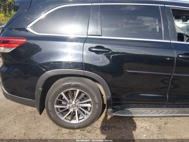 2017 TOYOTA HIGHLANDER XLE 17