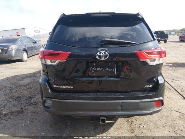 2017 TOYOTA HIGHLANDER XLE 19