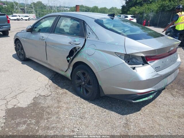 2022 HYUNDAI ELANTRA SEL 3