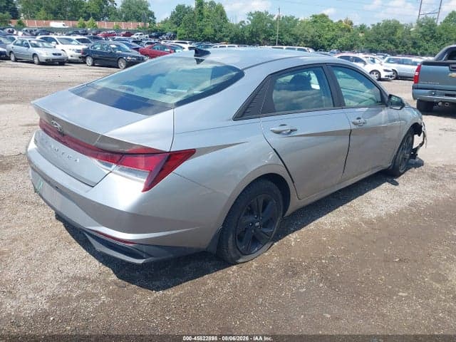 2022 HYUNDAI ELANTRA SEL 4