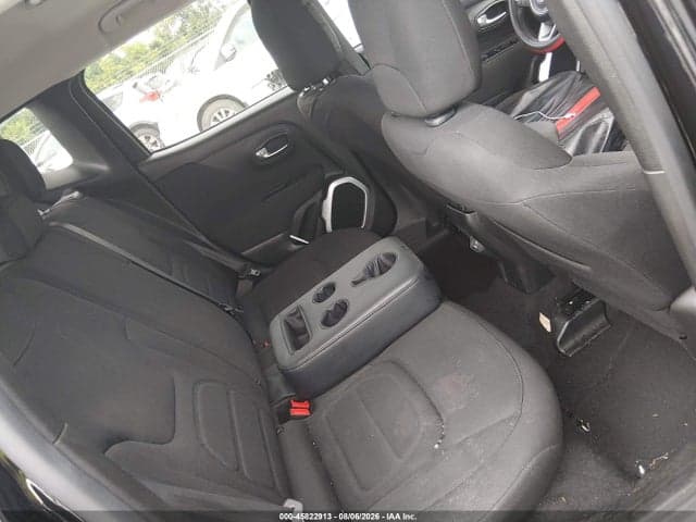 2018 JEEP RENEGADE LATITUDE 4X4 8