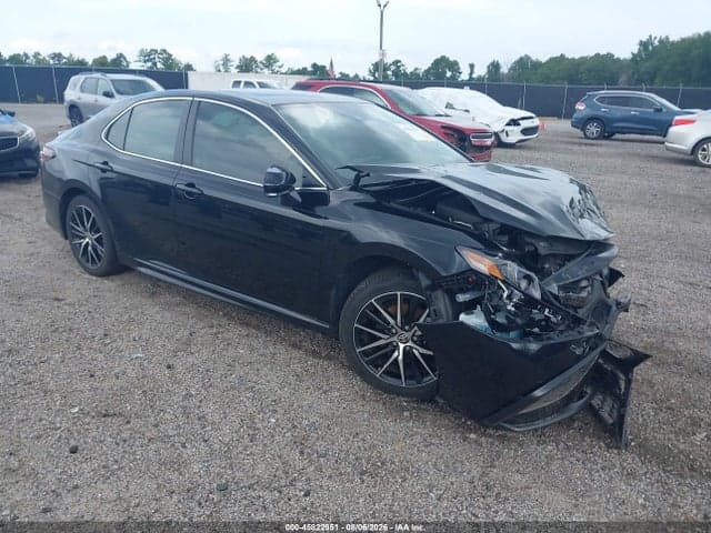 2024 TOYOTA CAMRY SE 1