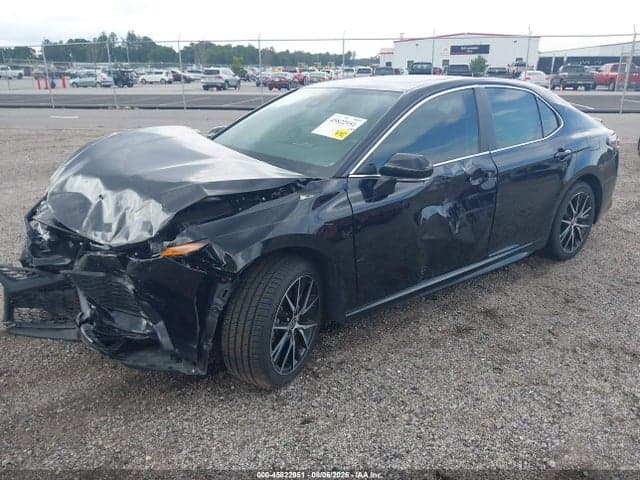 2024 TOYOTA CAMRY SE 2