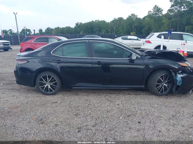 2024 TOYOTA CAMRY SE 13
