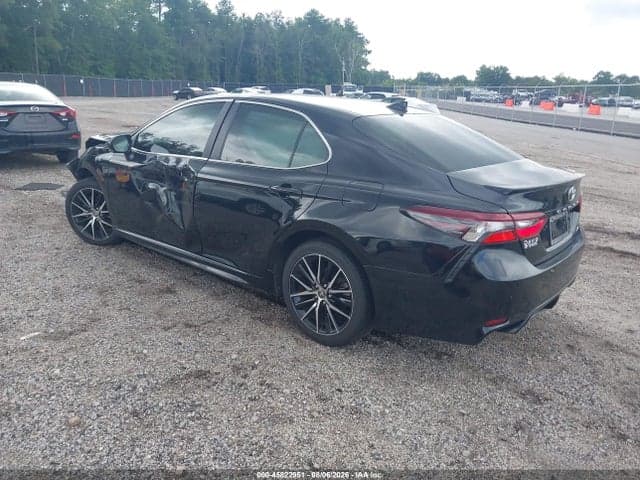 2024 TOYOTA CAMRY SE 3