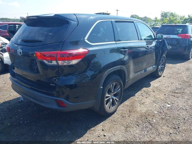 2019 TOYOTA HIGHLANDER LE 4