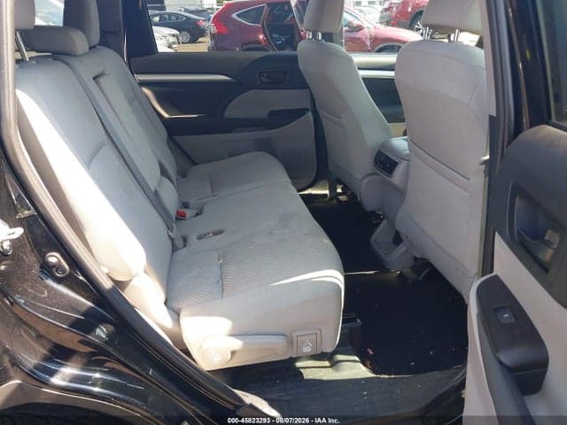 2019 TOYOTA HIGHLANDER LE 8