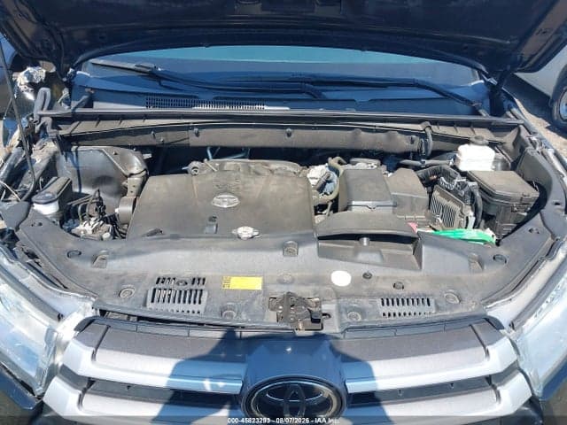 2019 TOYOTA HIGHLANDER LE 10