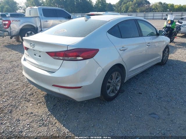 2017 HYUNDAI ELANTRA SE 4