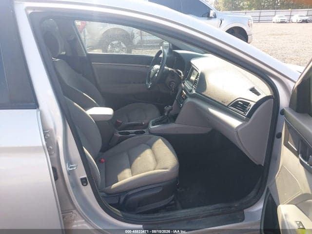 2017 HYUNDAI ELANTRA SE 5