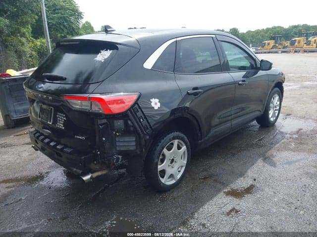 2021 FORD ESCAPE SE 4