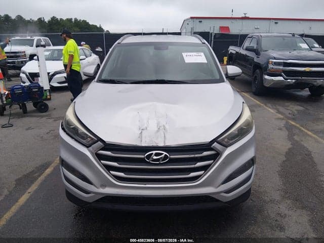 2017 HYUNDAI TUCSON SE 12