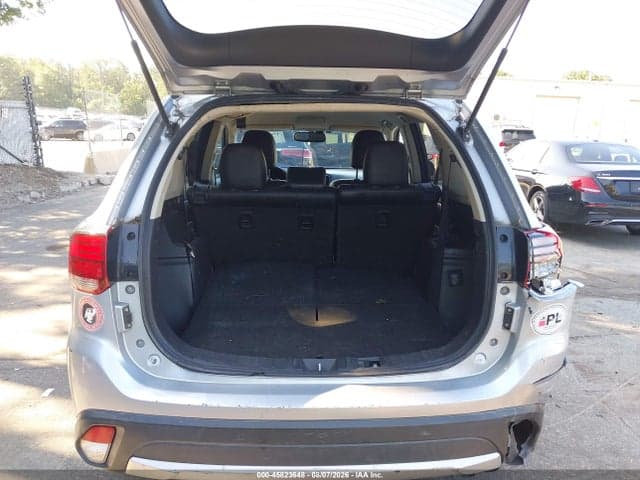 2017 MITSUBISHI OUTLANDER SE/SEL 18
