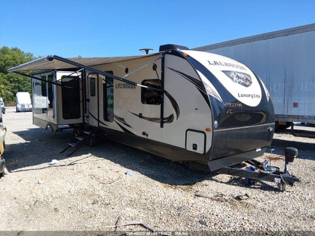 2019 LACROSSE LUXURY LITE SERIES 3 1
