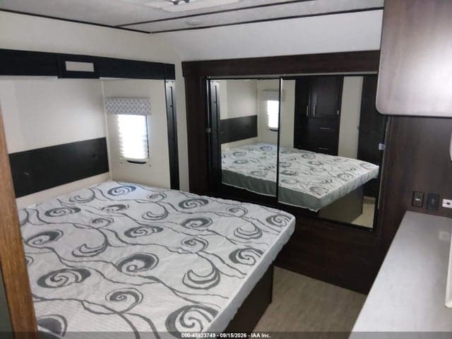 2019 LACROSSE LUXURY LITE SERIES 3 5