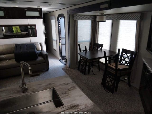 2019 LACROSSE LUXURY LITE SERIES 3 8