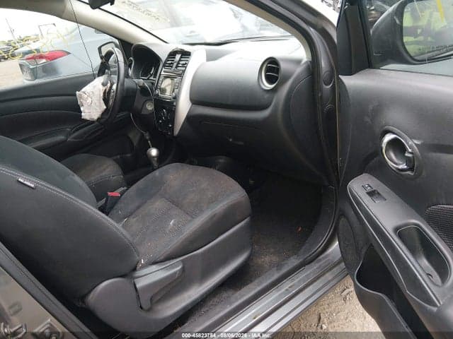 2017 NISSAN VERSA 1.6 SV 5