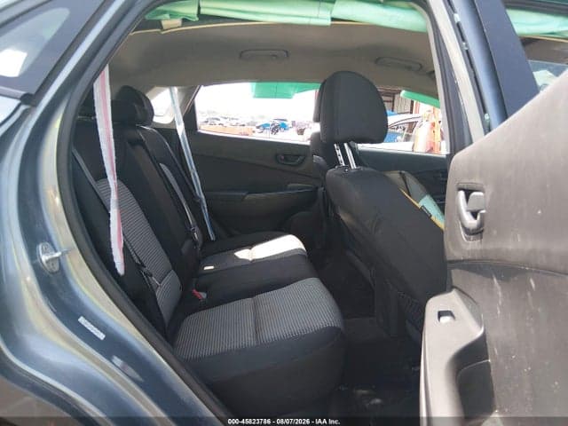2021 HYUNDAI KONA SE 8