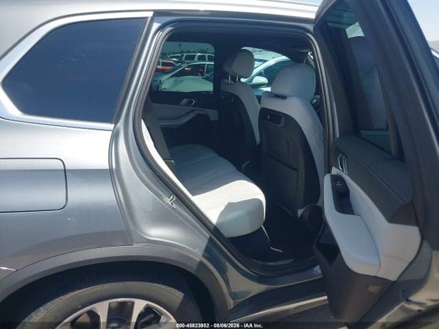 2025 BMW X5 SDRIVE40I 8