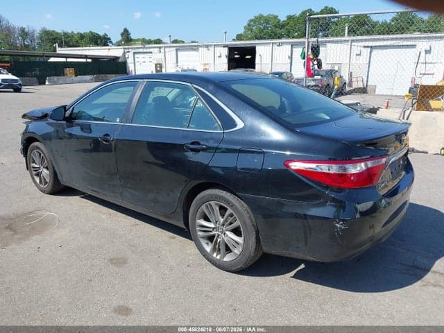 2017 TOYOTA CAMRY SE 3